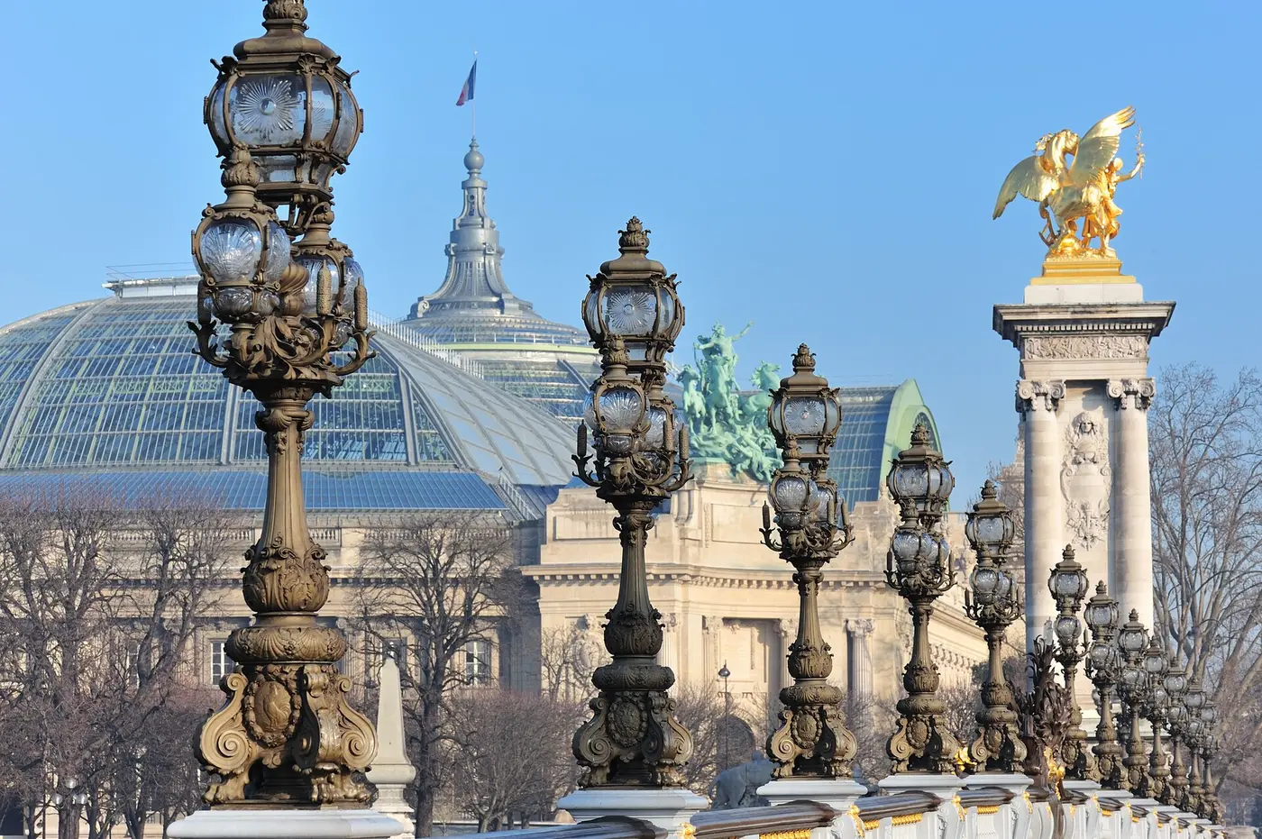 Le Grand Palais vu depuis le pont Alexandre III, Paris